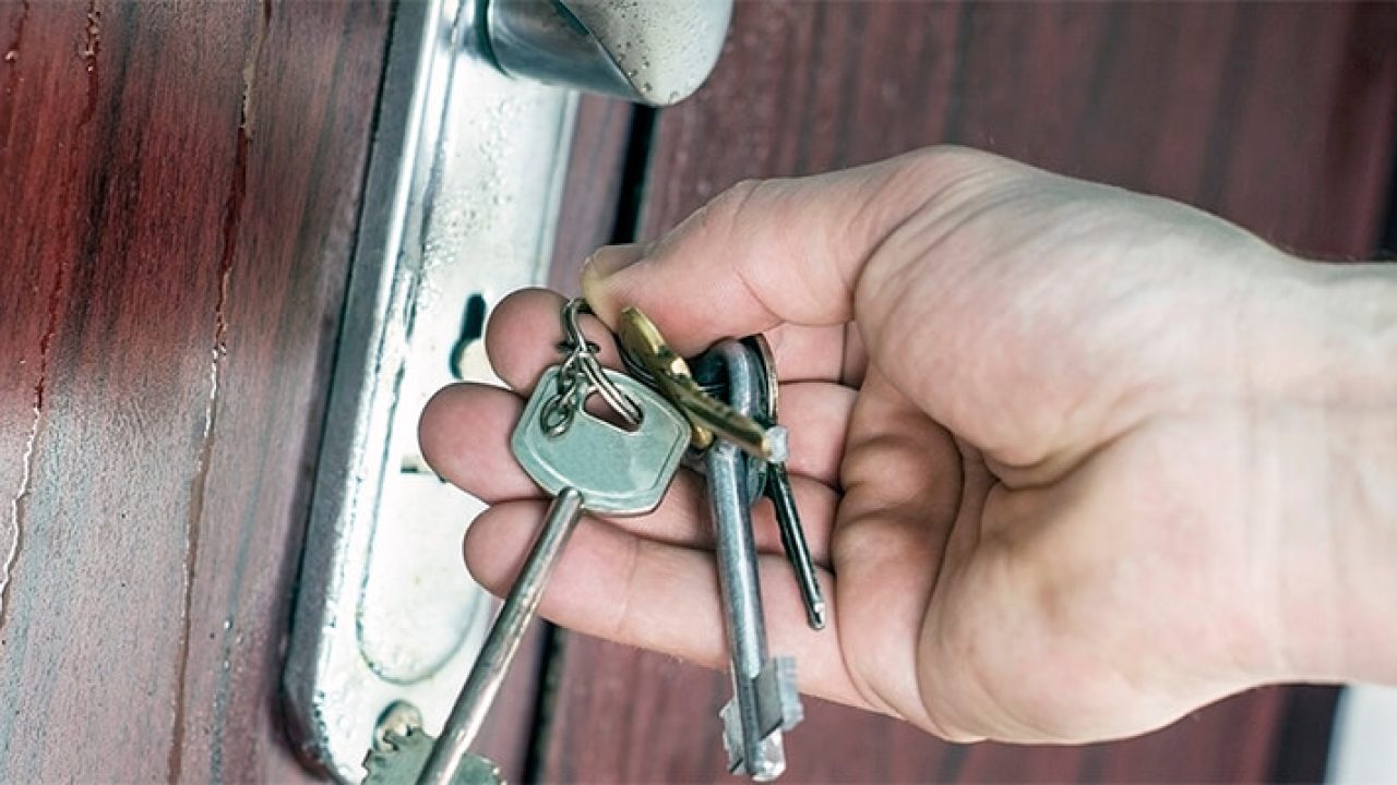 Speedy b owners!!! Where do you attach your lock and key?